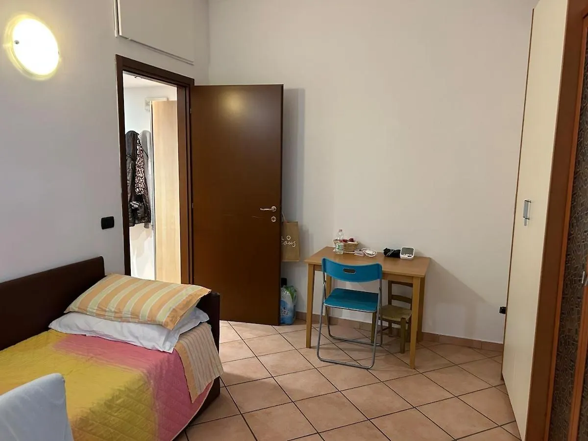 Apartament Casa Jaures-Turro, 10 Meters From The Metro, Red Line Mm1 Mediolan